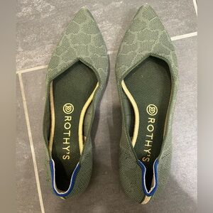 Rothy’s The Point in Green Print, women’s size 8.5
